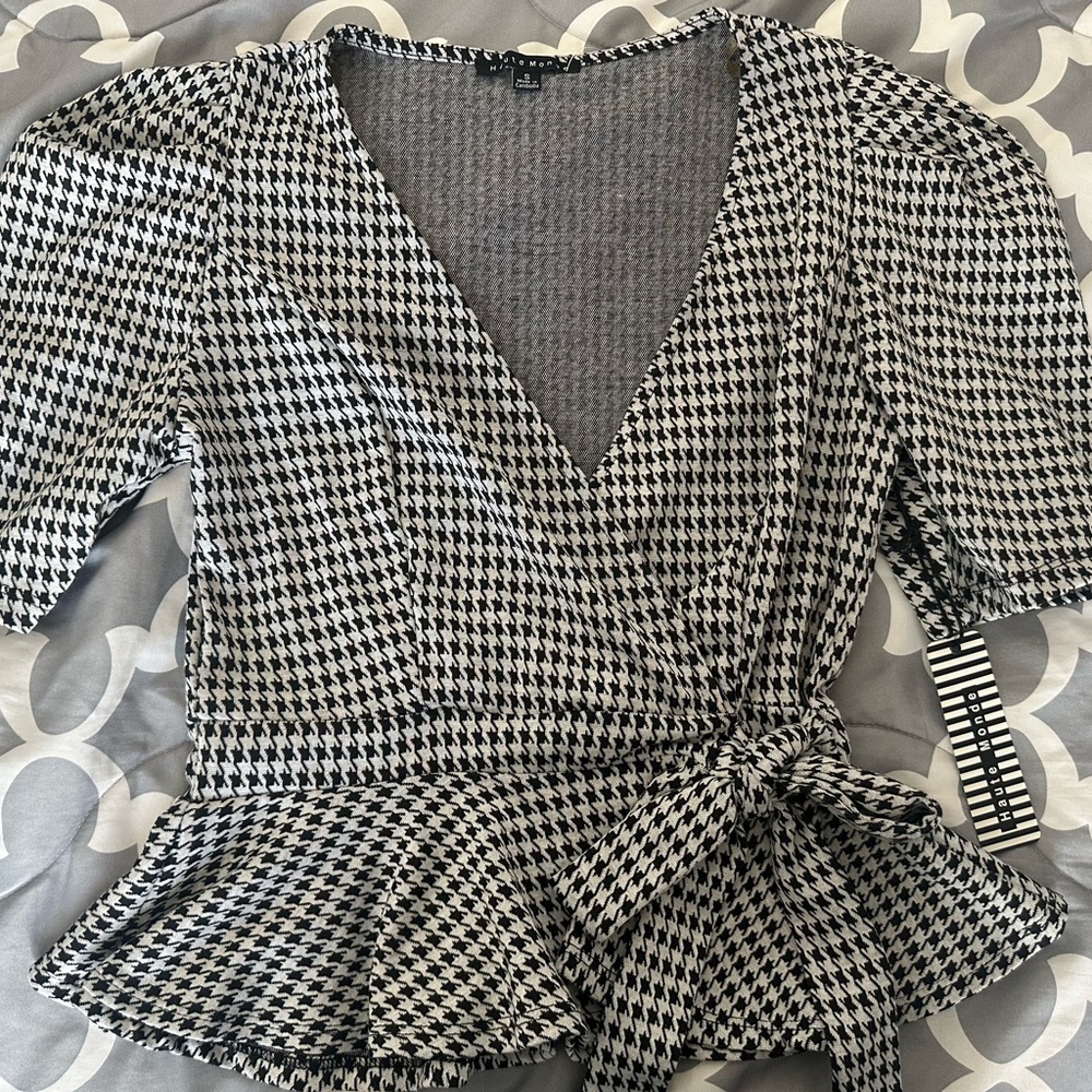Haute Monde Black and White Houndstooth Peplum Blouse